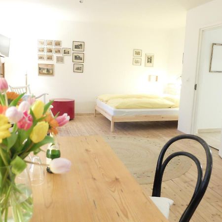 Gartenstudio-Apartment Tausendfreund - Adults Only - Am Chiemsee Breitbrunn am Chiemsee Eksteriør billede