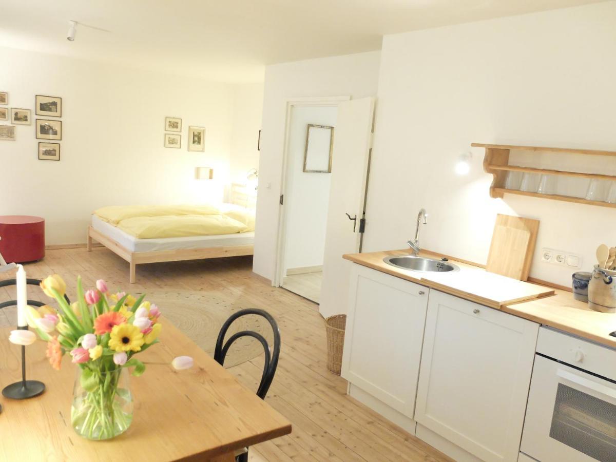 Gartenstudio-Apartment Tausendfreund - Adults Only - Am Chiemsee Breitbrunn am Chiemsee Eksteriør billede
